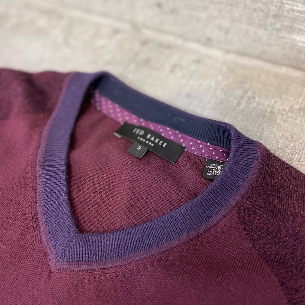 TED BAKER LONDON V-NECK SWEATER